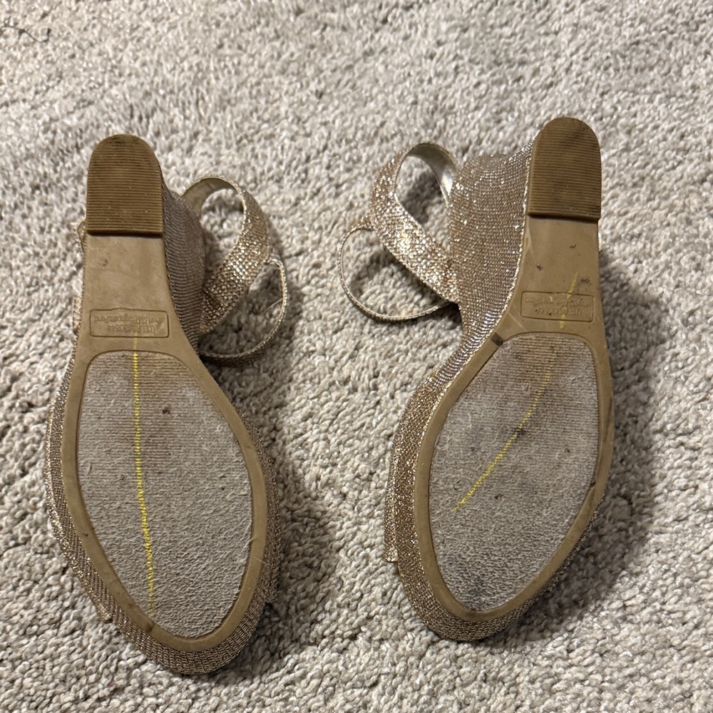 ⭐️ 2/$12 Rampage Sparkling Champagne Wedge Sandals-Single Item - Picture 6 of 6